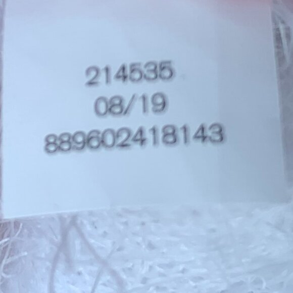 Jennifer Lopez V-Neck Eyelash Sweater Sz S - Picture 9 of 9